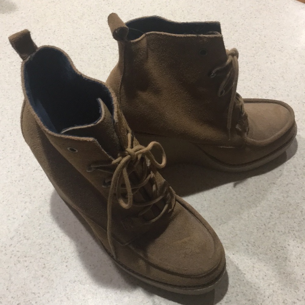 GAP WEDGE ANKLE BOOTS